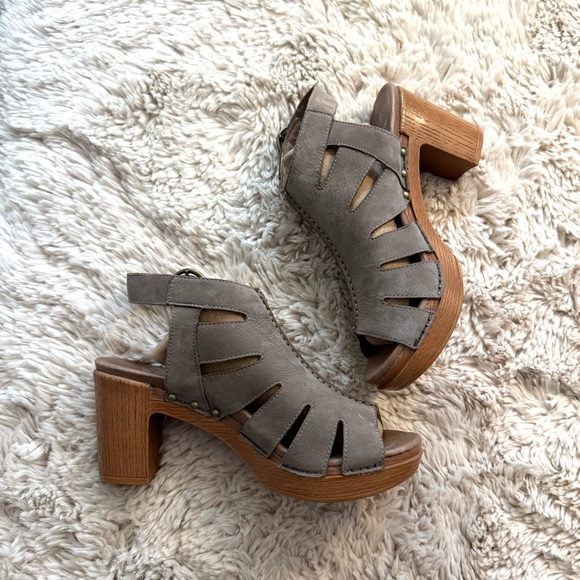 DANSKO Demetra Taupe Peep Tow Sandal Sz 39 - Picture 5 of 15